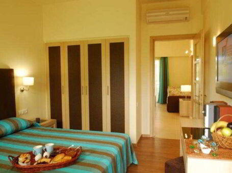 Minos Mare Royal