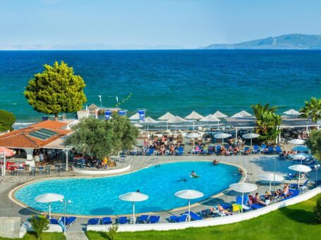 Grand Bleu Beach Resort