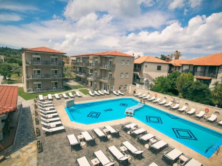 Royal Hotel and Suites