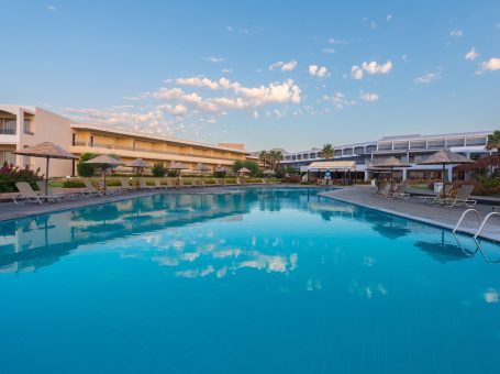 Lutania Beach Hotel