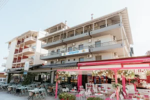 Aqua Beachfront Elegant Hotel