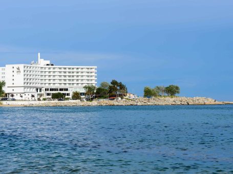 Lucy Hotel