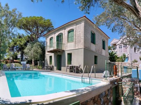 Ouzo Villas